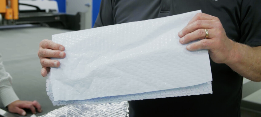 Insulated bubble packaging